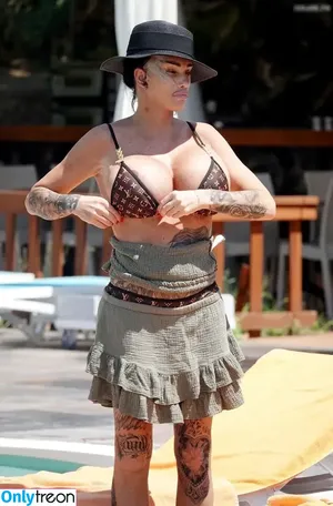 Katie Price / katieprice фото голая #0279