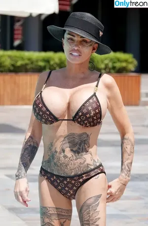 Katie Price / katieprice фото голая #0291