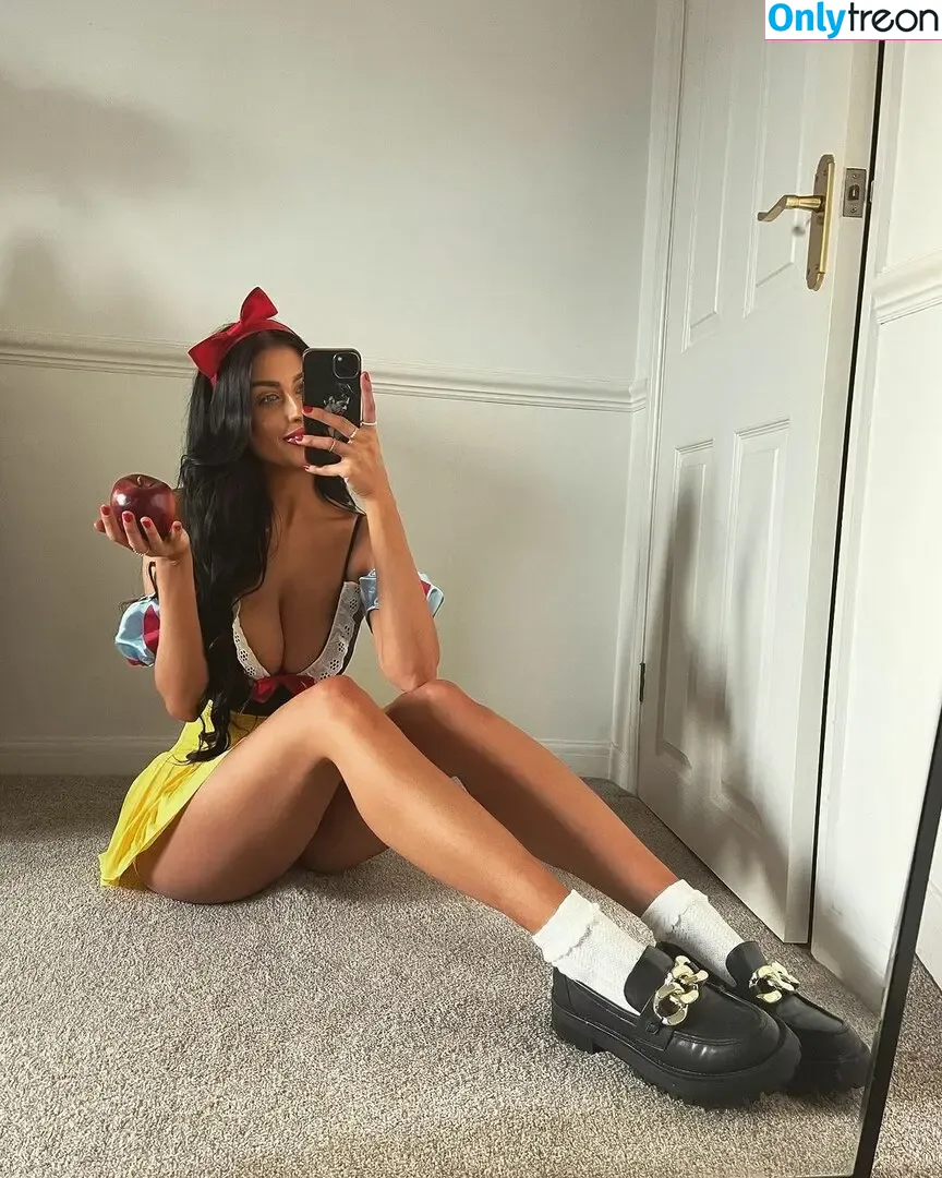 Katie Wilson голая photo #0060 (blondeshortie2023 / katielmwilson)