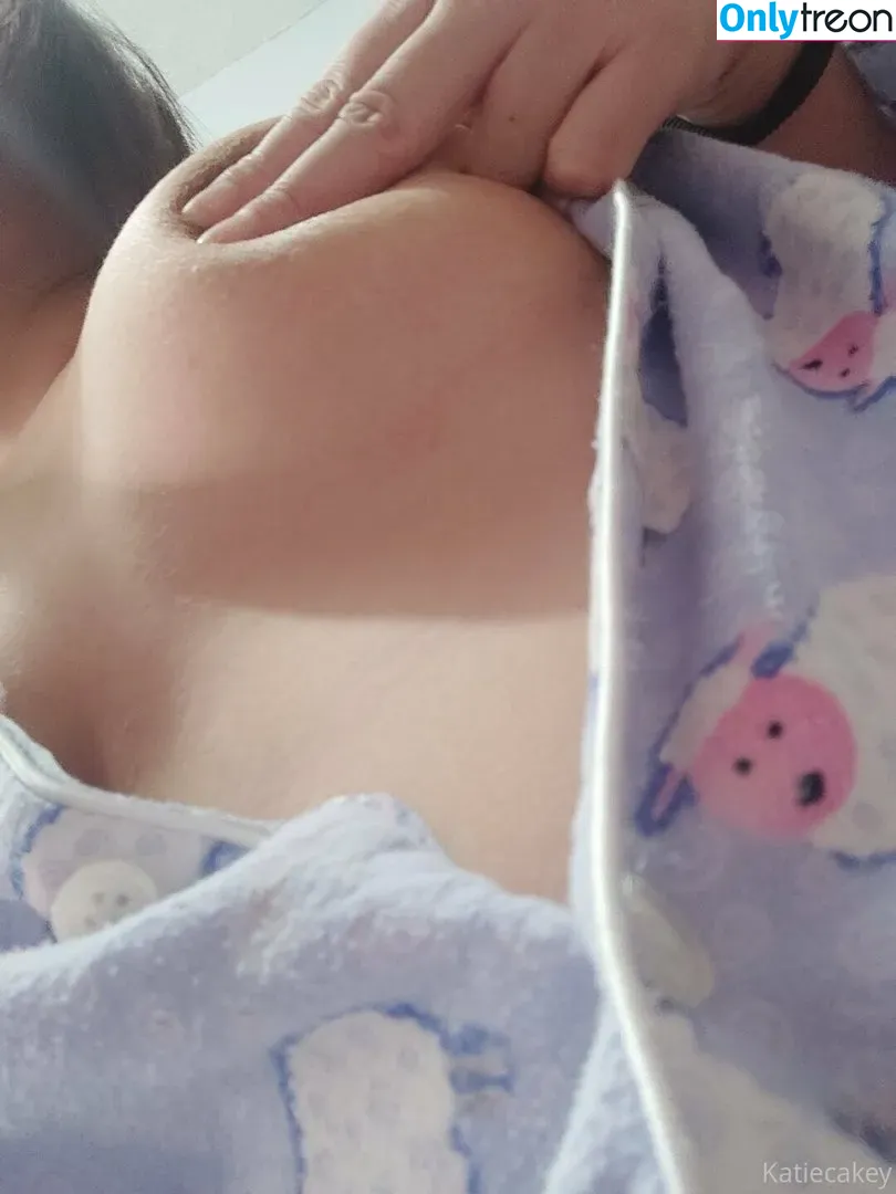 Katiecakey nude photo #0054 (_katiecakey / darthcakey)