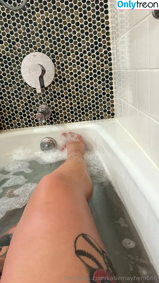 katiemayhem666 nude photo #0009 (katiecat666)