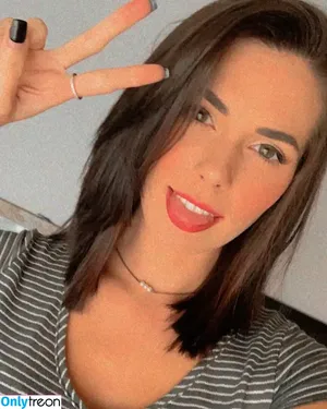 Katieplaysstuff / katieplaysstuff_official / misskatievip nude photo #0002