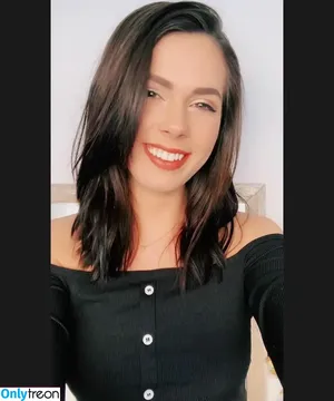 Katieplaysstuff / katieplaysstuff_official / misskatievip nude photo #0007