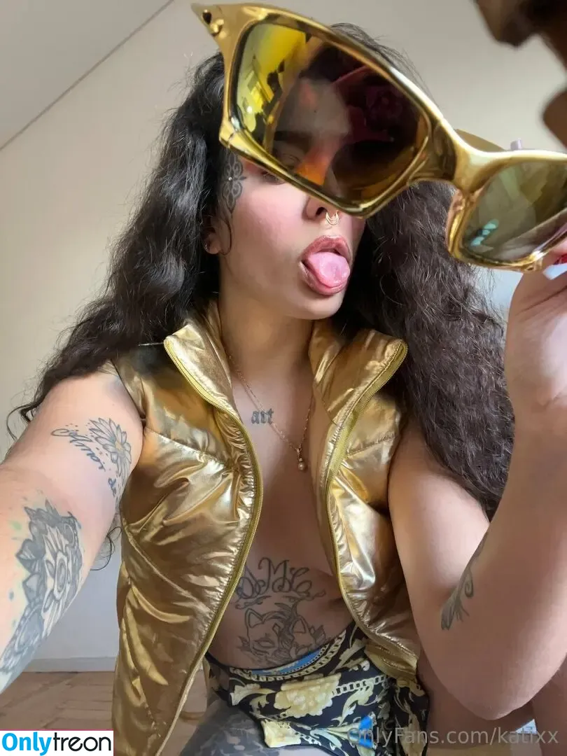 katixx nude photo #0032 (katixx)