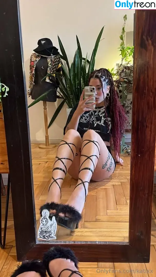 katixx nude photo #0059 (katixx)