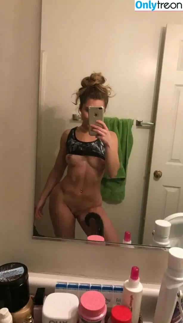 Katrina McKenna nude photo #0103 (collegecleaneating / collegecleankat)