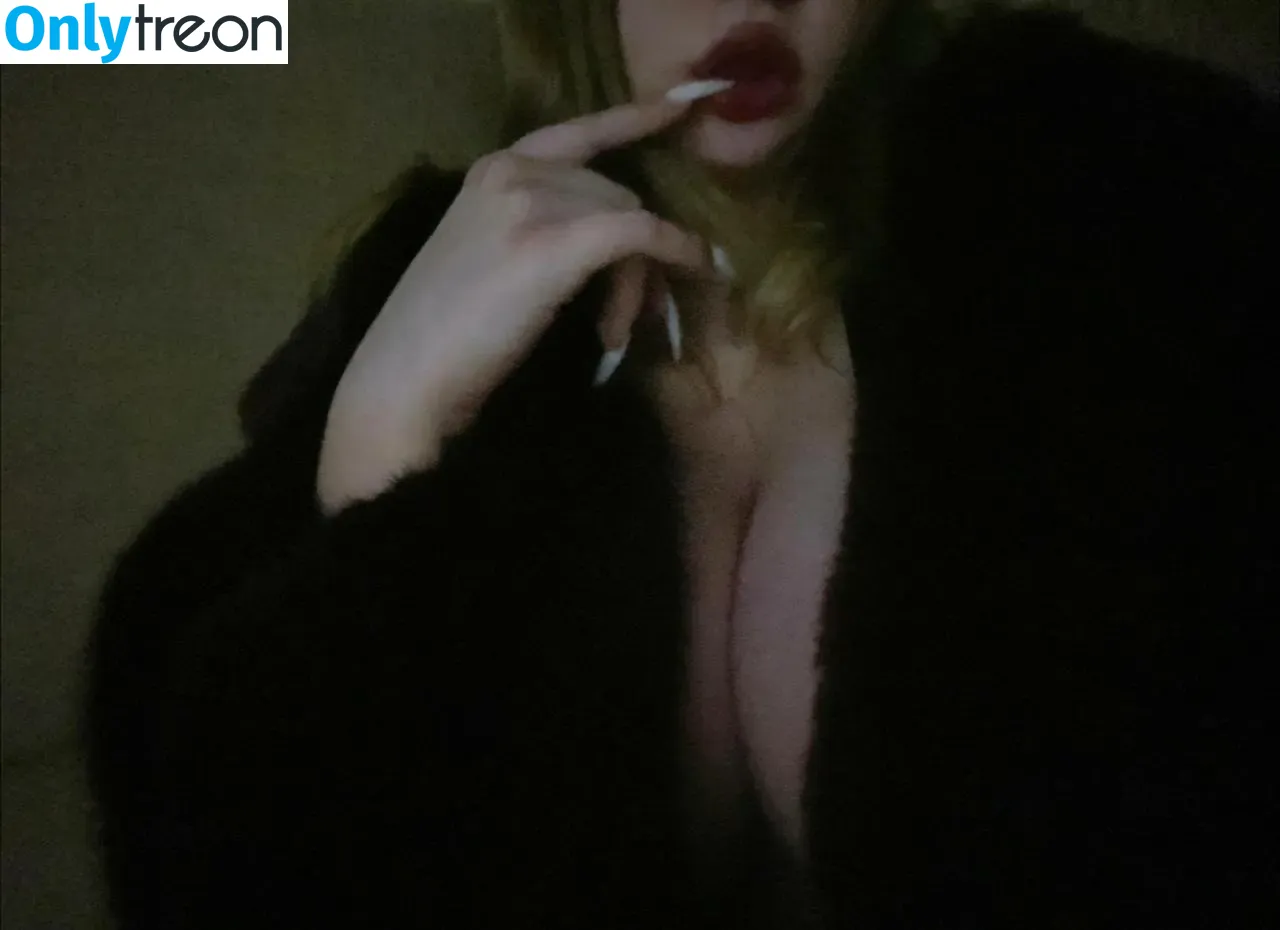 katrlvinaa nude photo #0092 (katlavinaa)