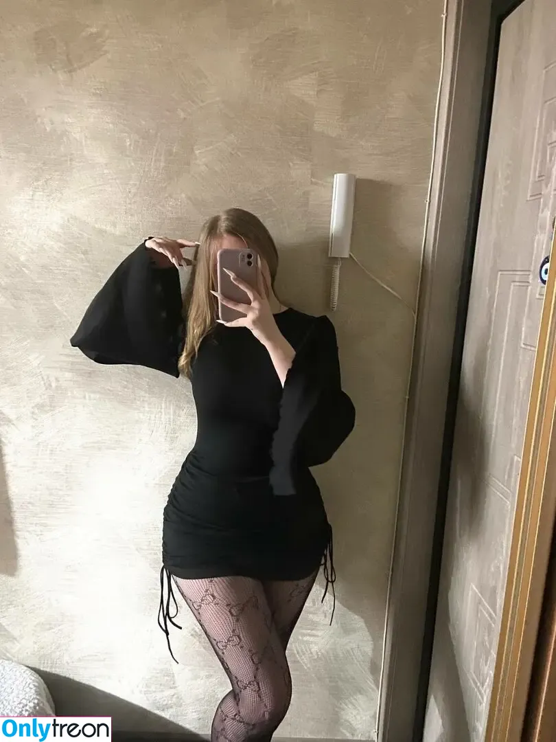 katrlvinaa nude photo #0097 (katlavinaa)