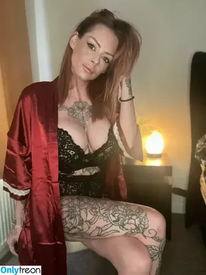 KatVonDoubleE / Kinky British Model / katvondoublee_ фото голая #0002