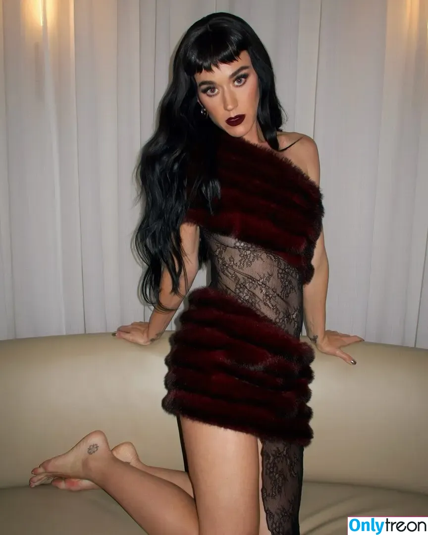 Katy Perry nude photo #2630 (katyperry)