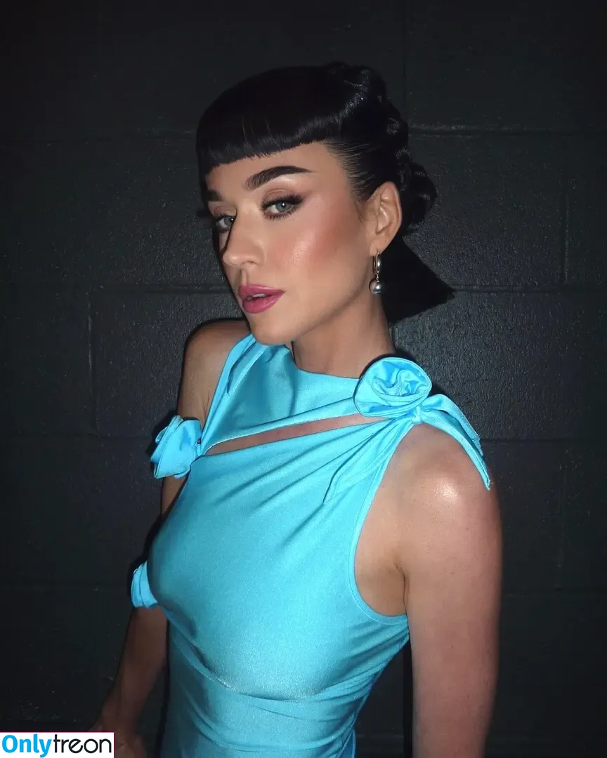 Katy Perry голая photo #3292 (katyperry)