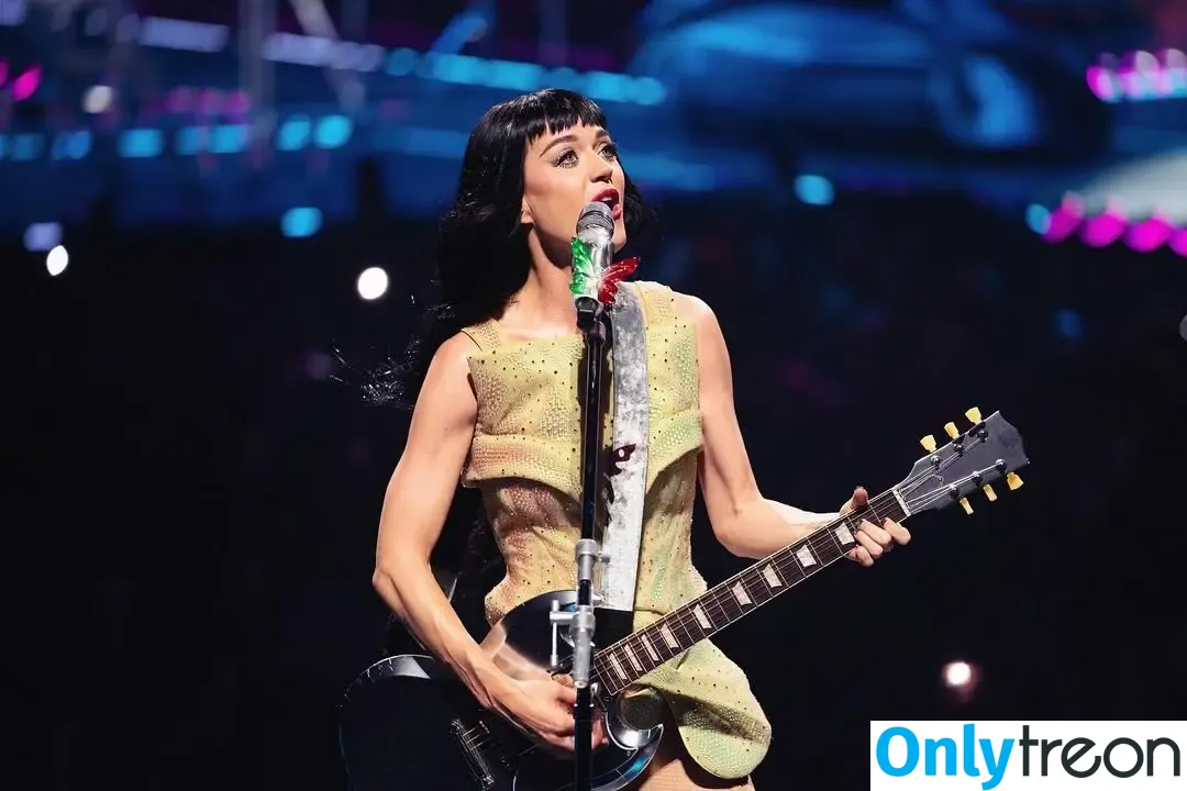 Katy Perry nude photo #3329 (katyperry)