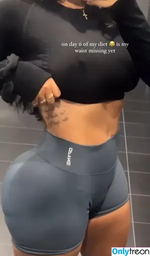 Katya Elise Henry / katyaelisehenry nude photo #1822
