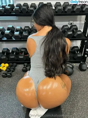 Katya Elise Henry / katyaelisehenry фото голая #1875