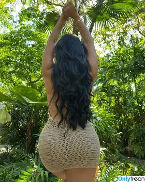 Katya Elise Henry / katyaelisehenry nude photo #1896