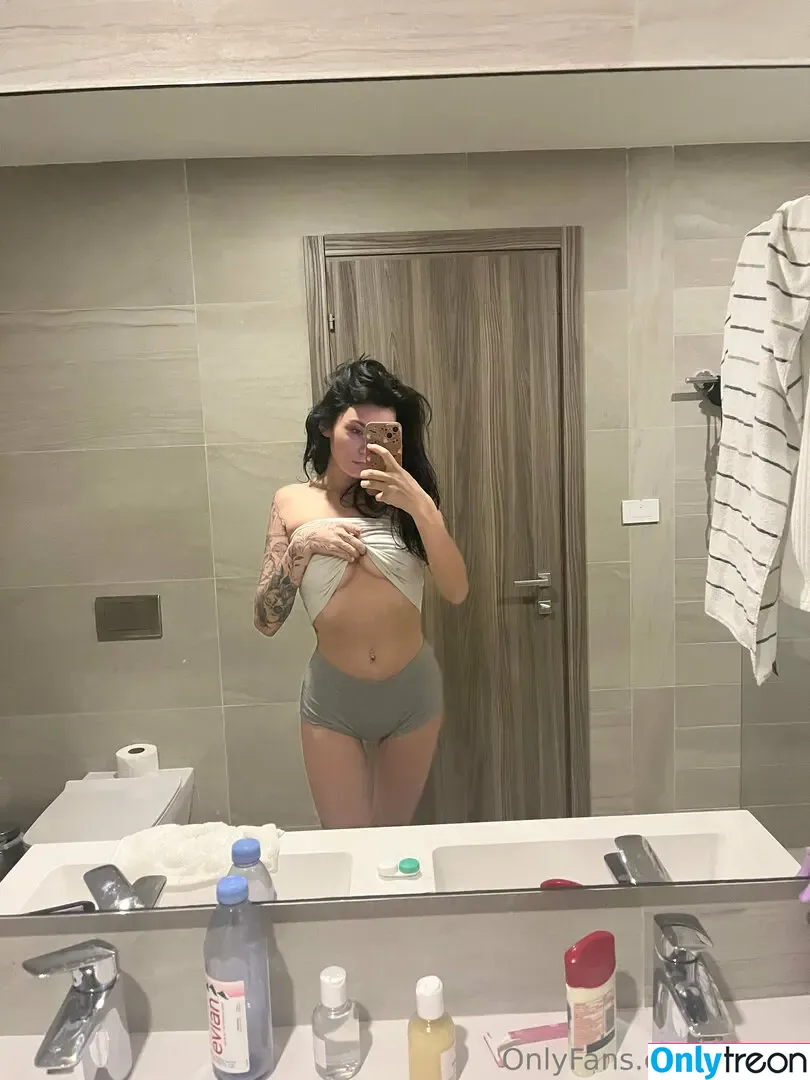 KayBri nude photo #0051 (kay.brixo)