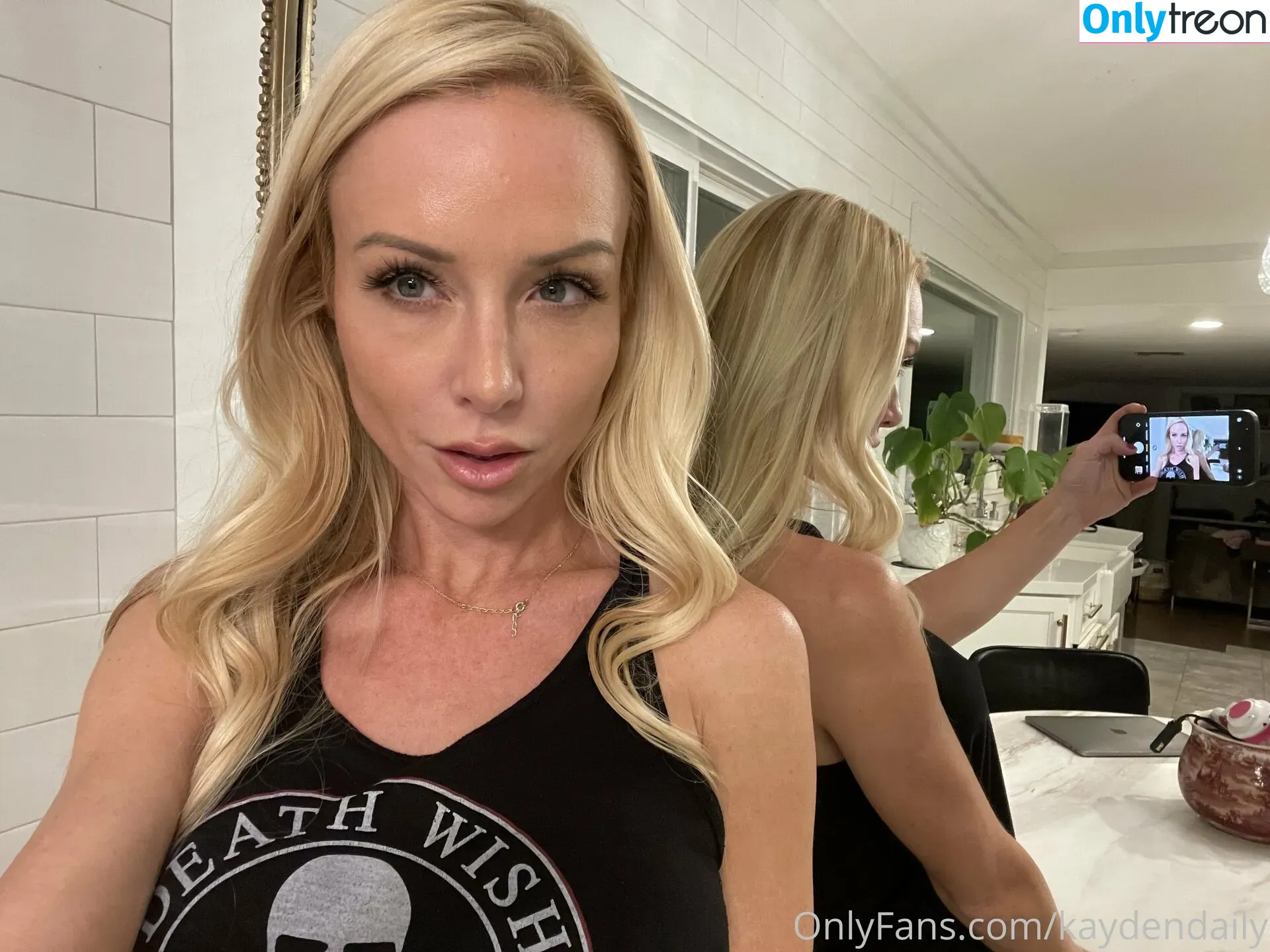 Kaydendaily голая photo #0297 (Kayden Kross / thekaydendaily)