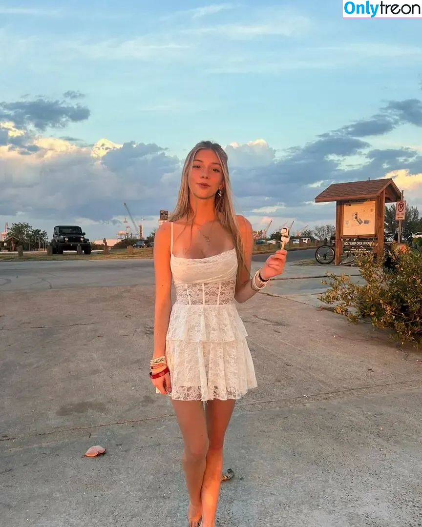 Kayla Fruit nude photo #0003 (kaylafruitt)