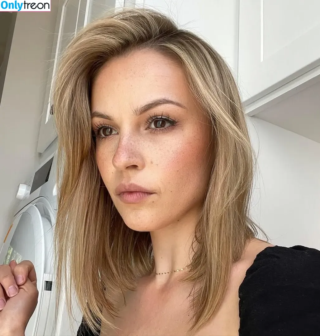 Kayla Wallace nude photo #0030 (imkaylawallace)