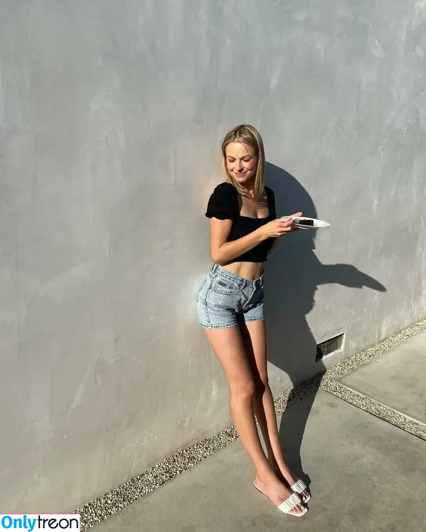 Kayla Wallace nude photo #0061 (imkaylawallace)