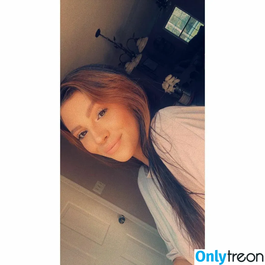 Kaylee Burnett nude photo #0011 (kayleeeburnett / kayybbyy / kayyburnett)