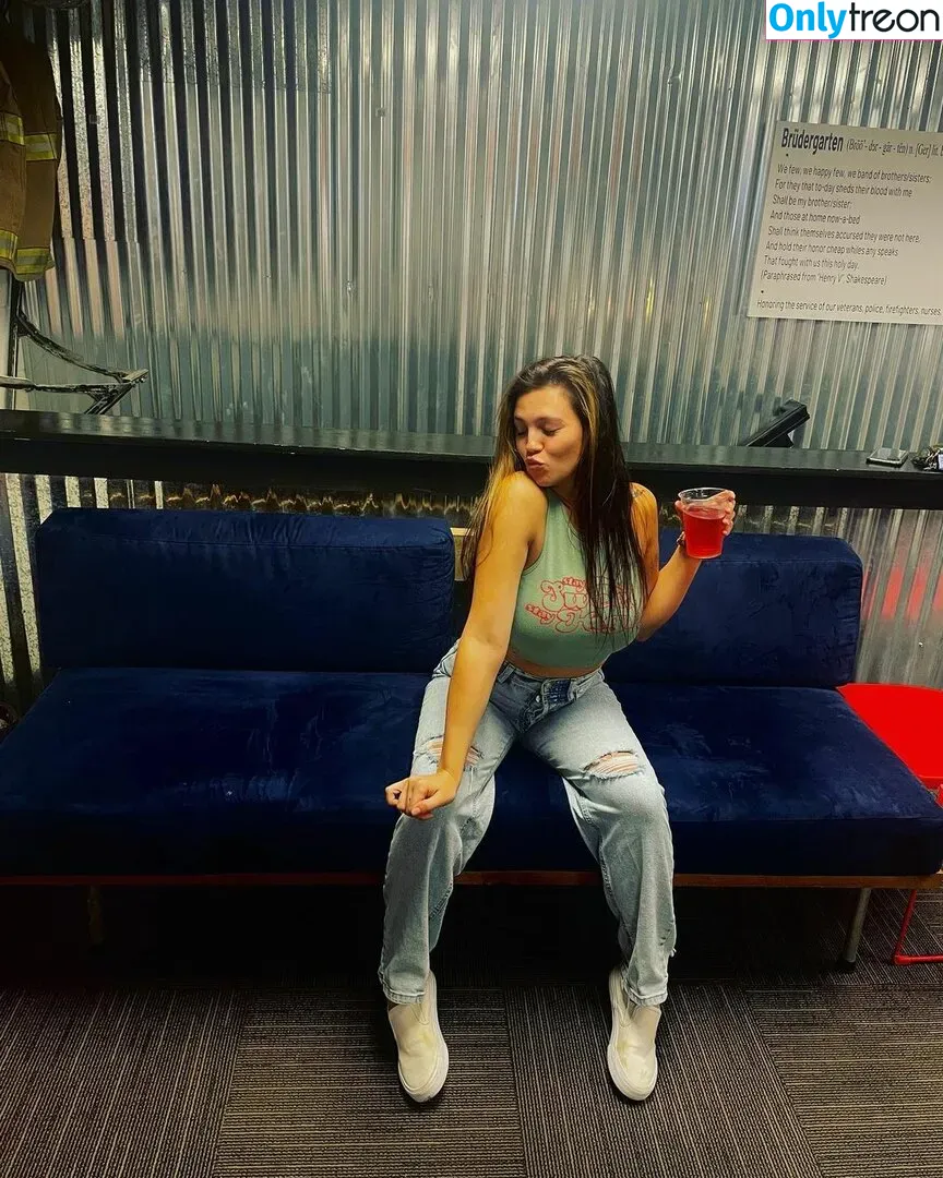 Kaylee Burnett nude photo #0012 (kayleeeburnett / kayybbyy / kayyburnett)