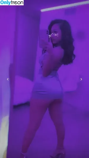Kaylee hawj / kaylee.hawj nude photo #0009