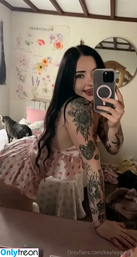KayleyGurlXo nude photo #0120 (kayleygurlxoxo / kayleyzbabyy)