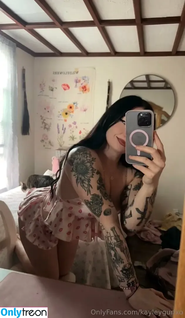 KayleyGurlXo nude photo #0121 (kayleygurlxoxo / kayleyzbabyy)