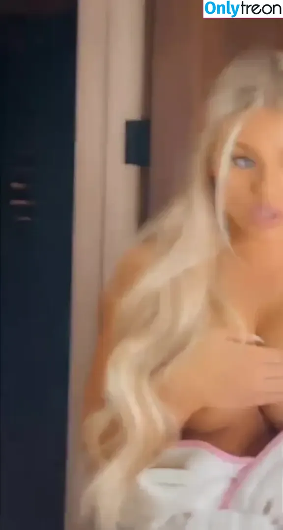 Kaylyn Slevin голая photo #0118 (kaylynslevin)