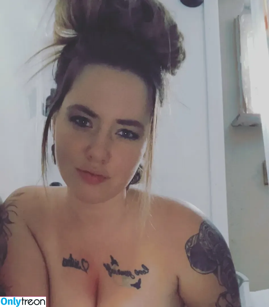 KayTee nude photo #0003 (heyykaytee / theekaytee)