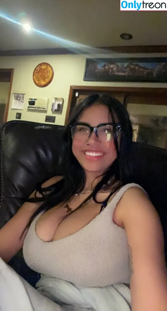 Keepingupwithjaz nude photo #0009 (_keepingupwithjaz_ / _yourstrulyjaz_ / keepingupwithkayla / yourstrulyjaz)