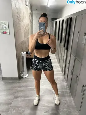 kelceburrow / kelceburrowfit nude photo #0001
