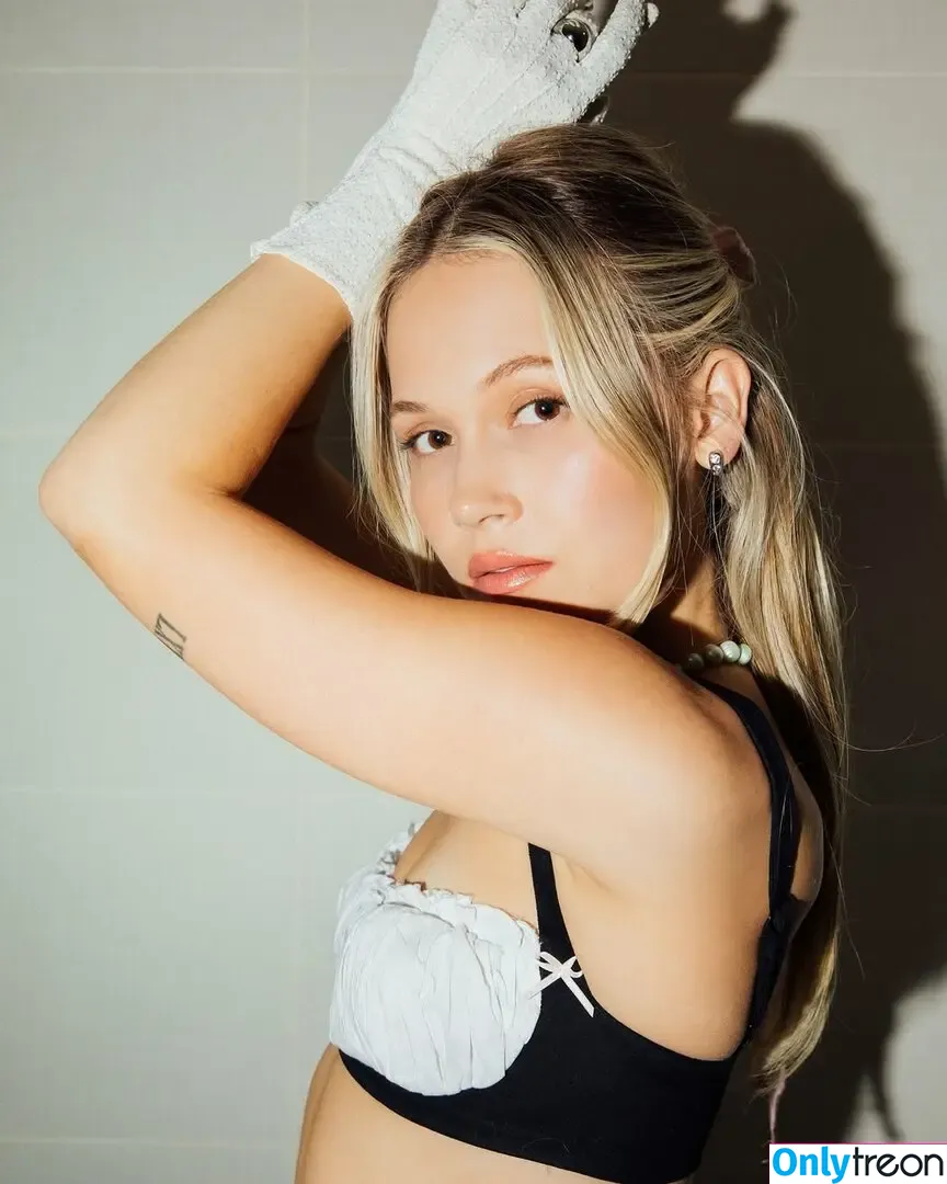 Kelli Berglund nude photo #0263 (kelliberglund)