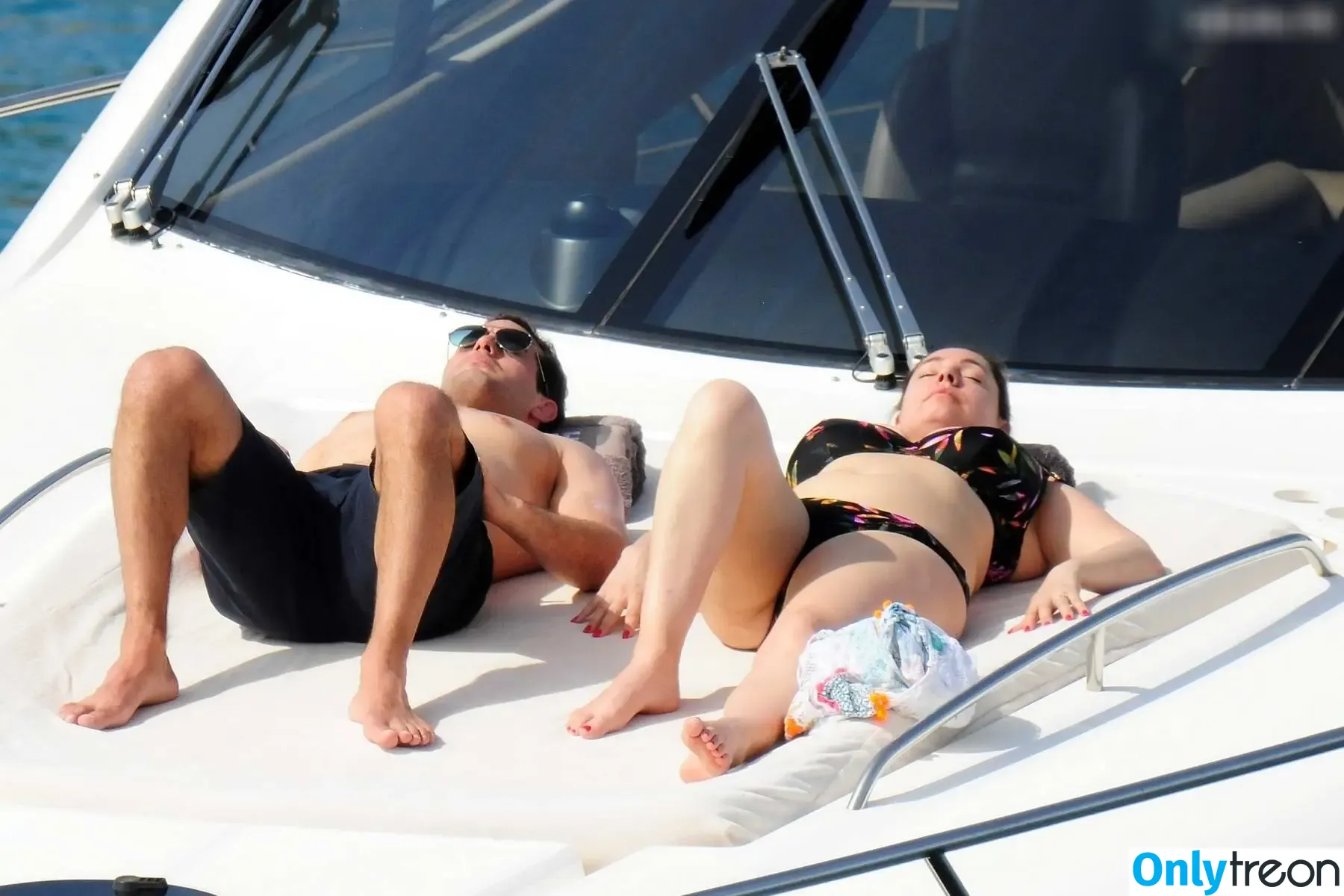 Kelly Brook nude photo #1617 (IAMKELLYBROOK / iamkb)