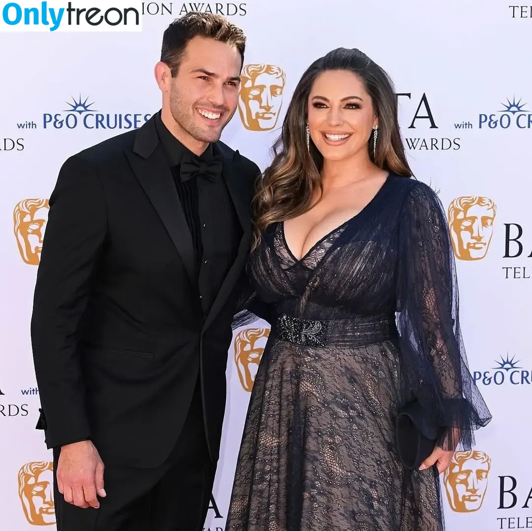 Kelly Brook голая photo #1654 (IAMKELLYBROOK / iamkb)