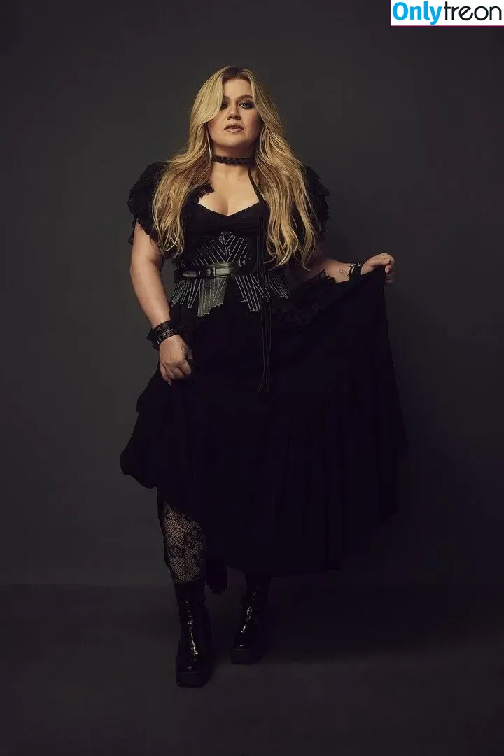 Kelly Clarkson голая photo #0014 (kellyclarkson)