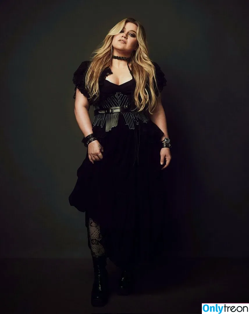 Kelly Clarkson голая photo #0022 (kellyclarkson)