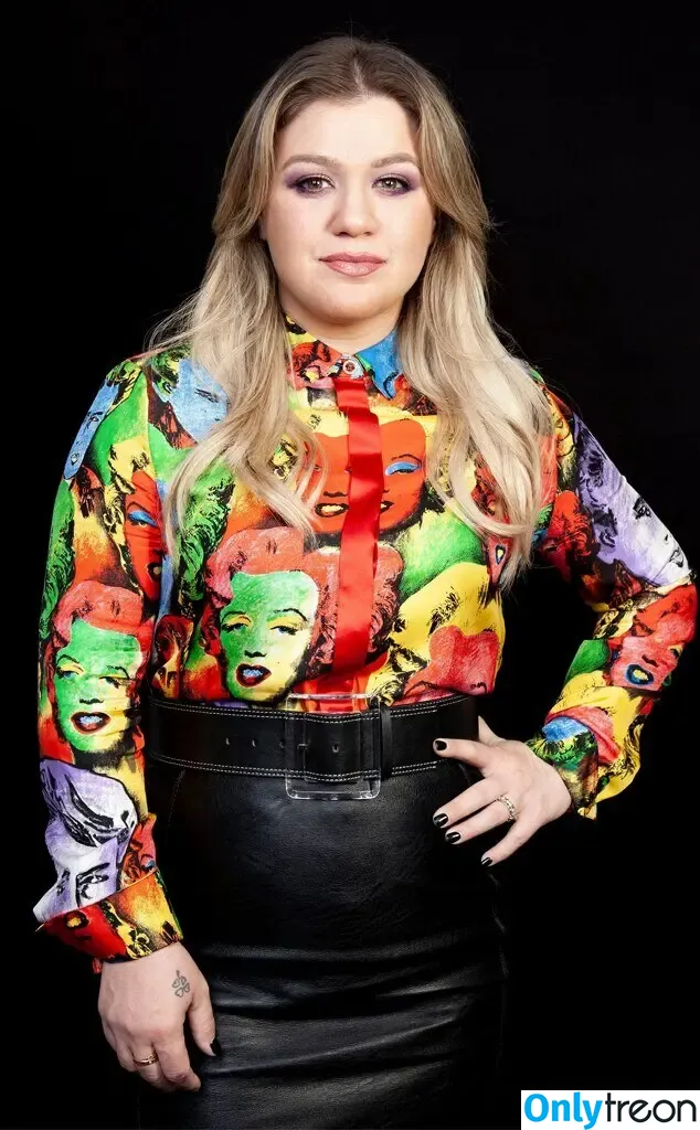 Kelly Clarkson nude photo #0053 (kellyclarkson)
