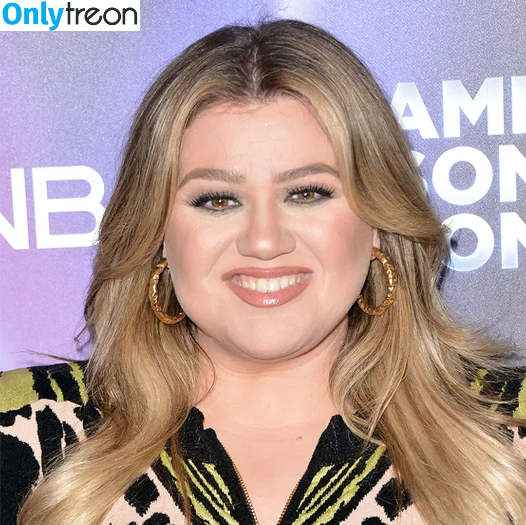 Kelly Clarkson nude photo #0054 (kellyclarkson)