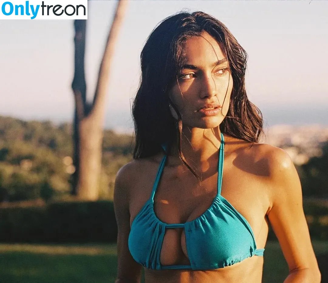 Kelly Gale nude photo #0176 (kellybellyboom / kellygale)