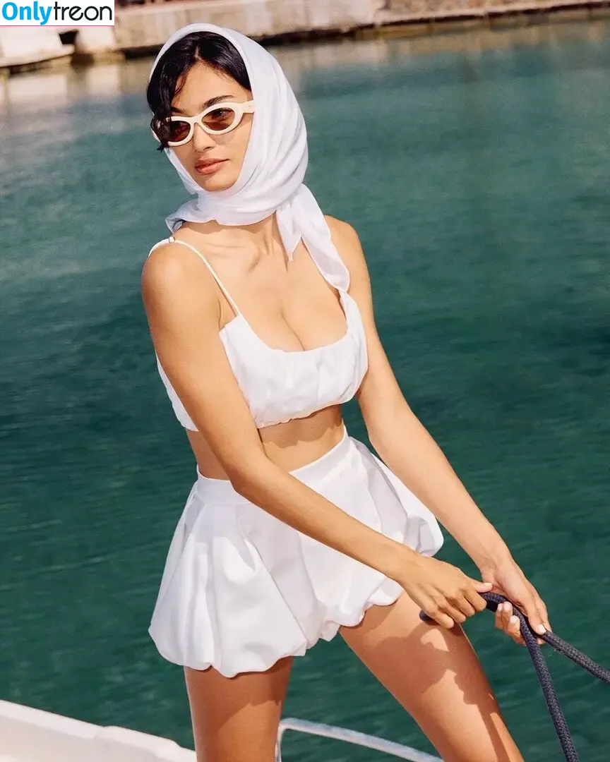 Kelly Gale голая photo #1138 (kellybellyboom / kellygale)