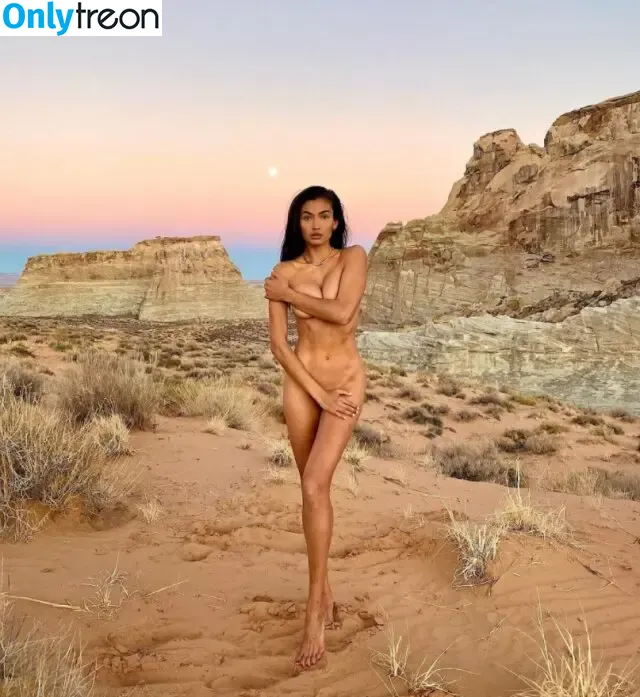 Kelly Gale nude photo #1143 (kellybellyboom / kellygale)
