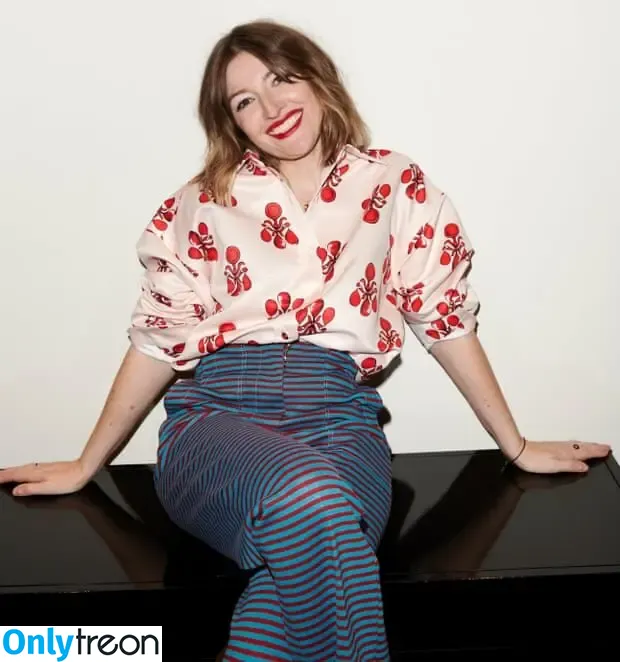 Kelly MacDonald nude photo #0005 (kellymacdonalduk)