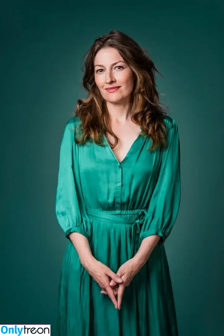 Kelly MacDonald nude photo #0012 (kellymacdonalduk)