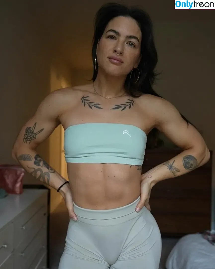 Kelly Matthews nude photo #0004 (kellylmatthews)