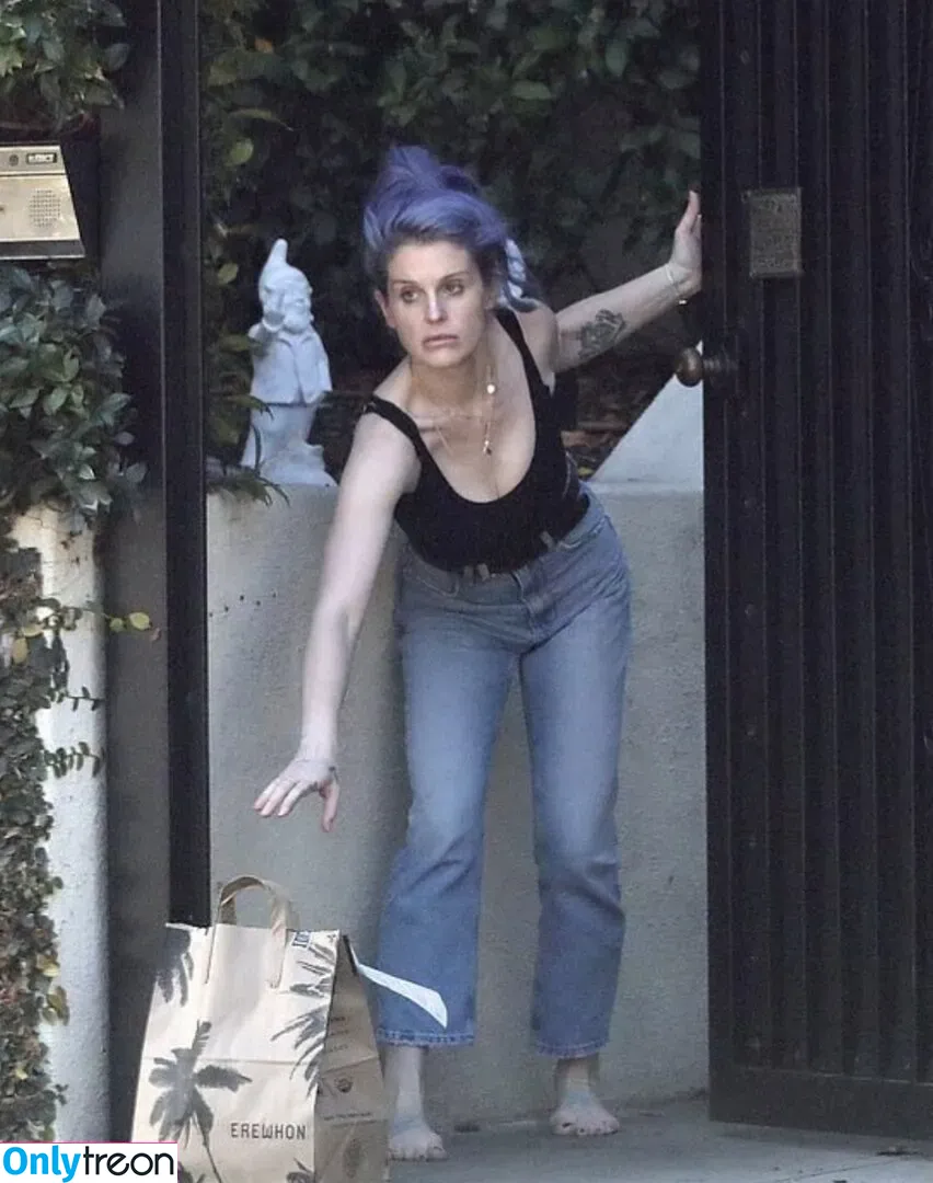 Kelly Osbourne nude photo #0021 (KellyOsbourne)