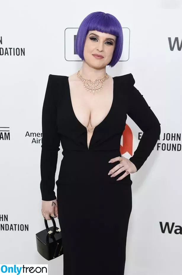 Kelly Osbourne nude photo #0024 (KellyOsbourne)