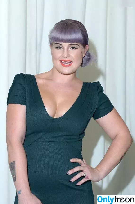 Kelly Osbourne nude photo #0051 (KellyOsbourne)