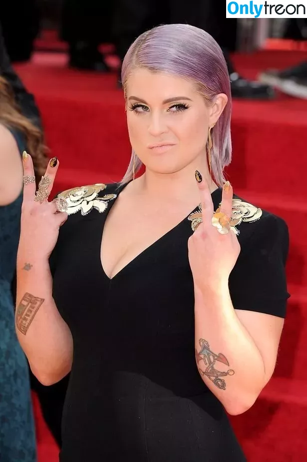 Kelly Osbourne nude photo #0058 (KellyOsbourne)